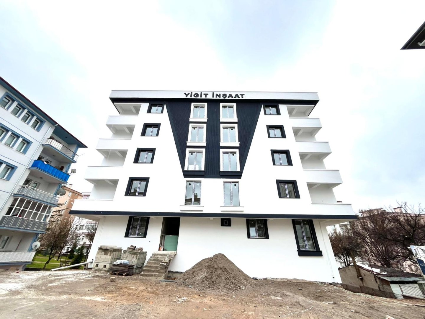 2000 EVLER DE 1+1 SIFIR EŞYALI 4 AYA TESLİM SATILIK DAİRE