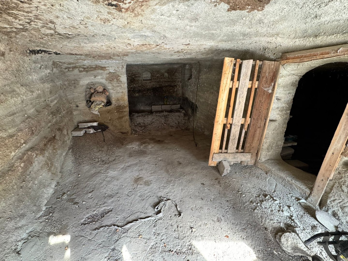 NAR DA SATILIK MÜSTAKİL EV.