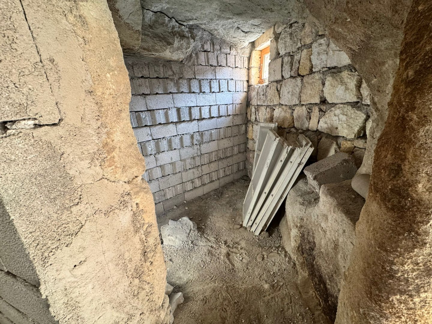 NAR DA SATILIK MÜSTAKİL EV.