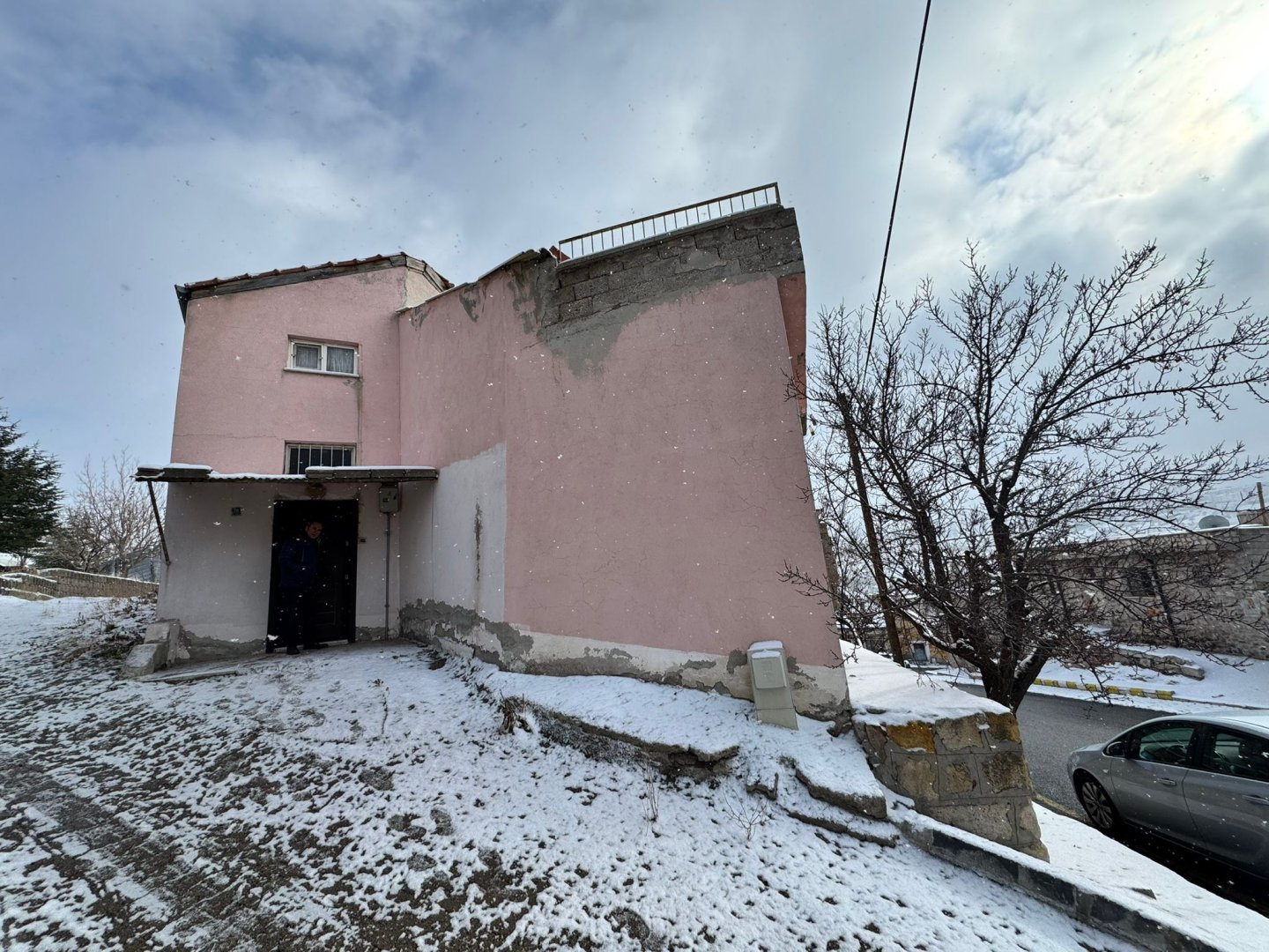 NAR DA SATILIK MÜSTAKİL EV.