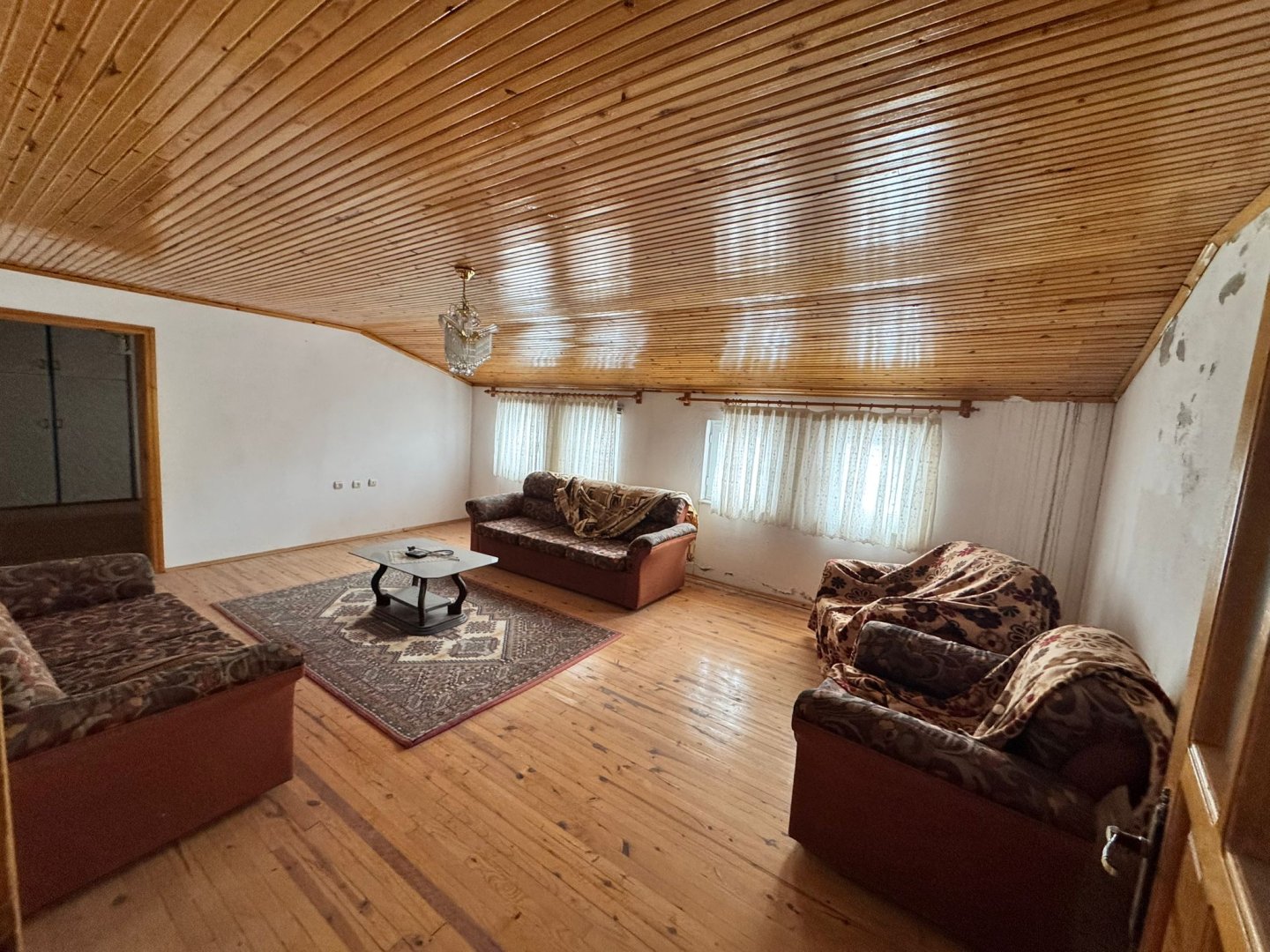 NAR DA SATILIK MÜSTAKİL EV.