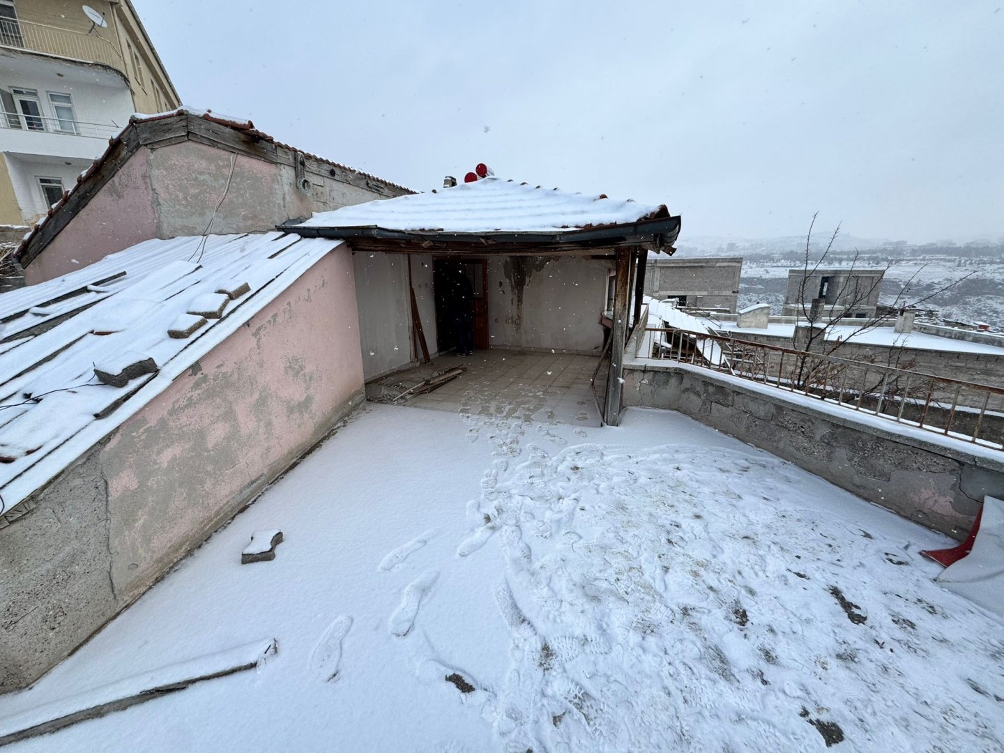 NAR DA SATILIK MÜSTAKİL EV.