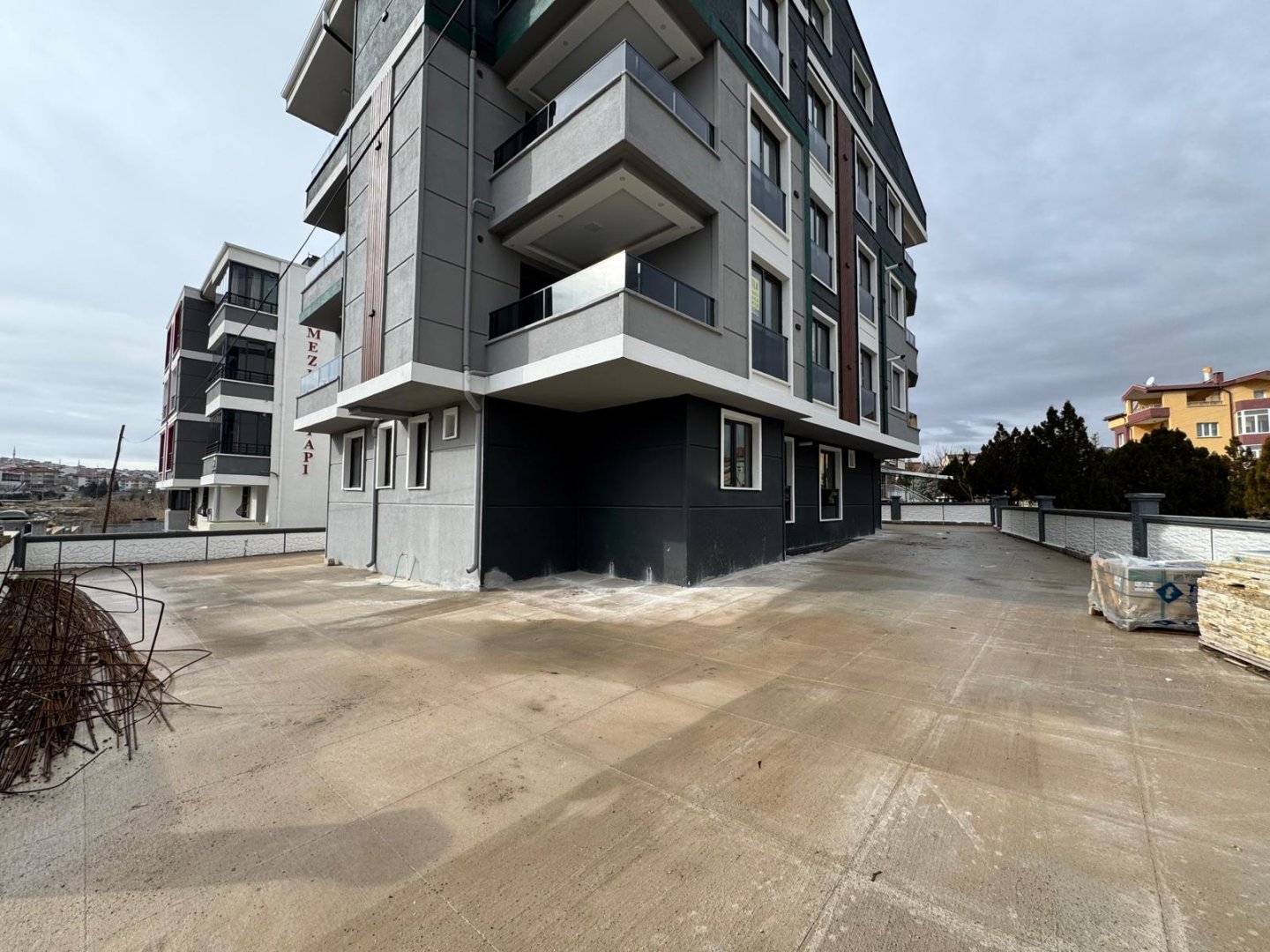 NAR DA SATILIK 3+0 DAİRE.