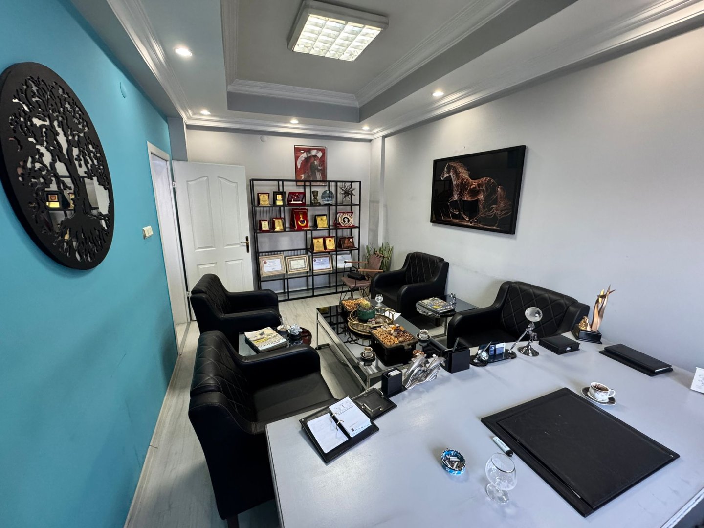 MUHASEBECİLER İŞ MERKEZİNDE 2+1 SATILIK OFİS