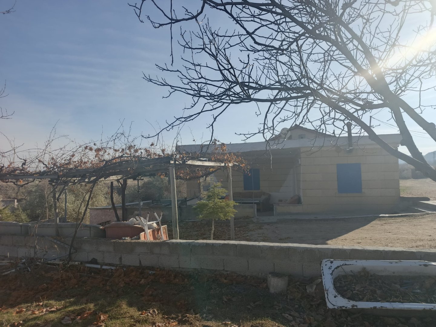 MÜKEMMEL KONUMDA BÜYÜKBAŞ BESİ ÇİFTLİĞİ (2 TAPU:5.574 M2 ALANDA)