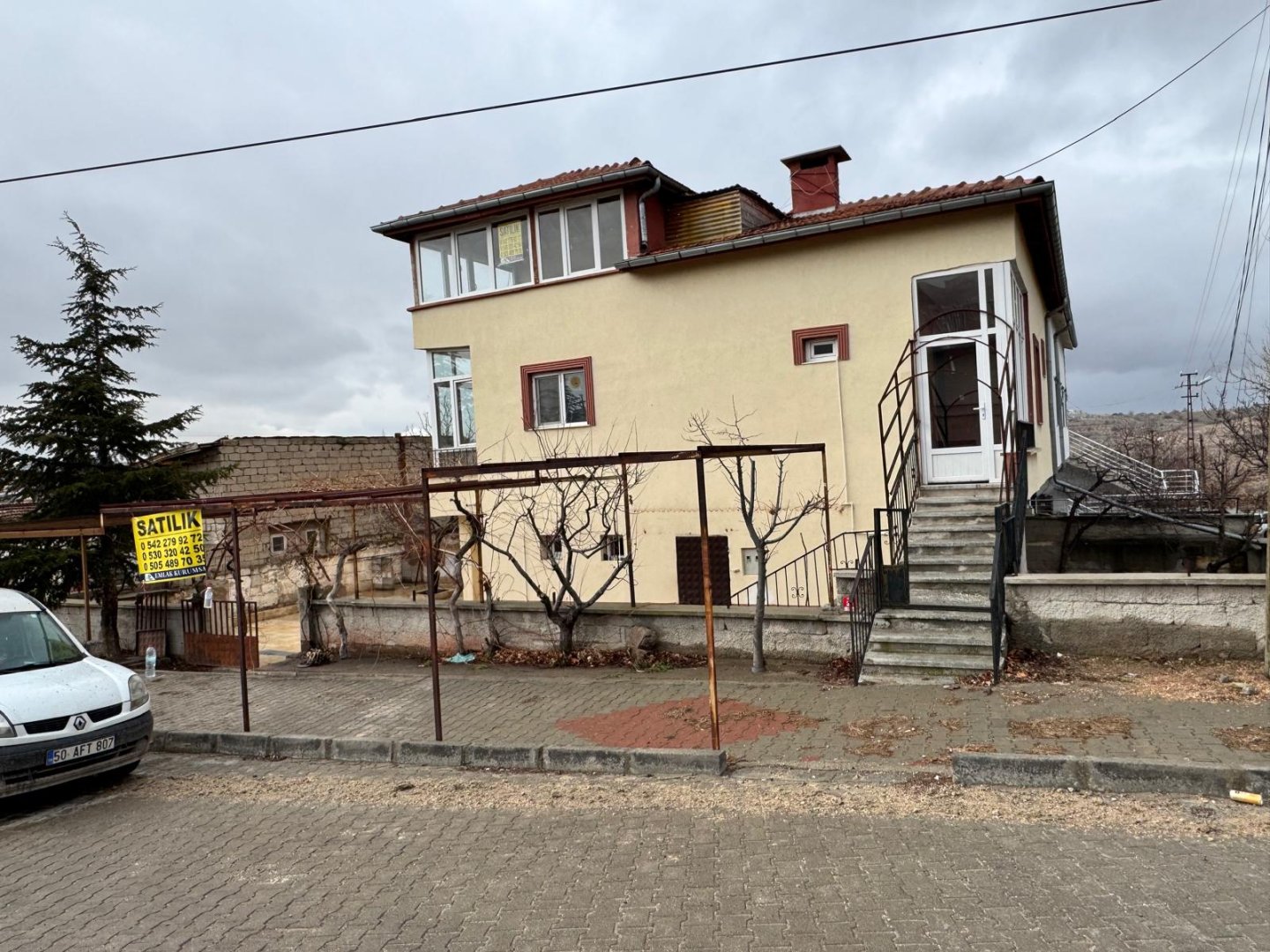 NAR DA SATILIK MÜSTAKİL EV.