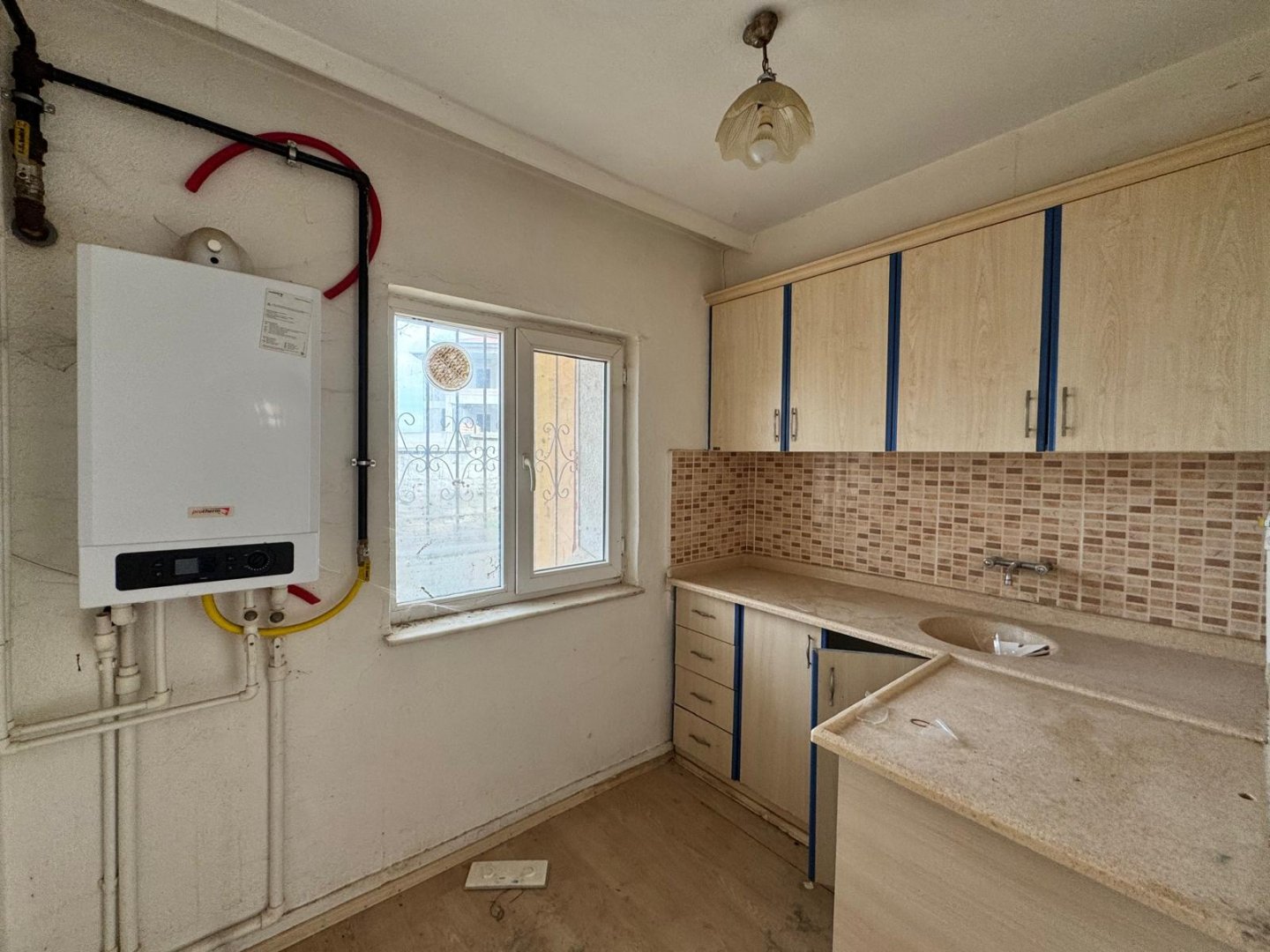 NAR DA SATILIK MÜSTAKİL EV.