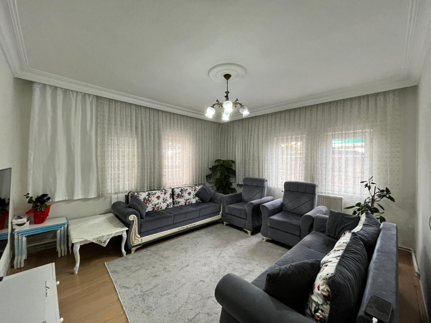 GÜZELYURTTA 3+1 GENİŞ SATILIK DAİRE