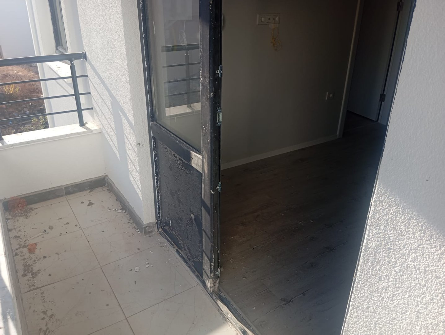 2000 EVLER MAHALLESİNDE PTT ÜZERİ 1+1 SATILIK DAİRE