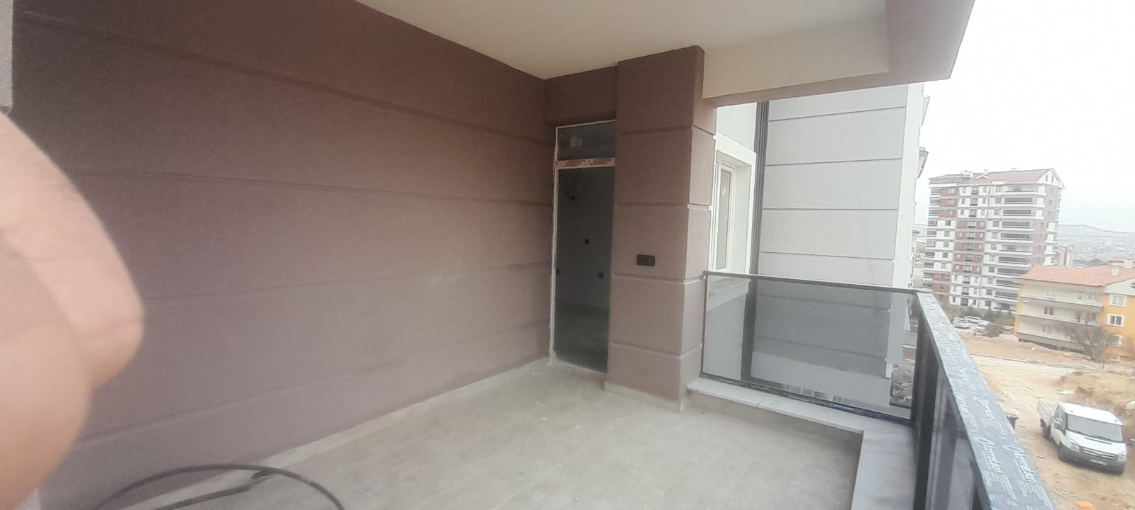 MÜKEMMEL LOKASYONDA NET 100M2 2+1 SATILIK DAİRE