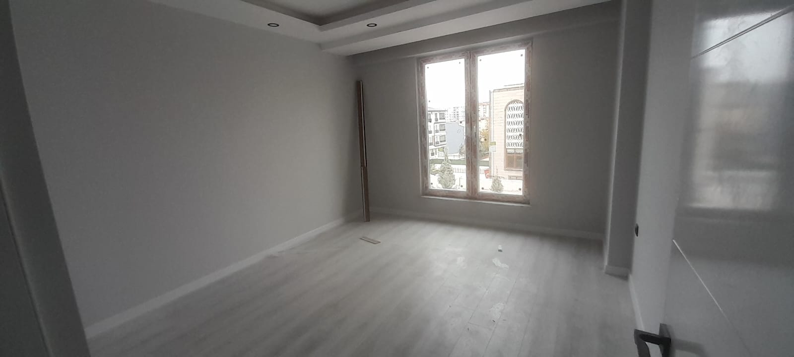 NARDA MÜKEMMEL LOKASYONDA 2+1 90M2 SATILIK DAİRE