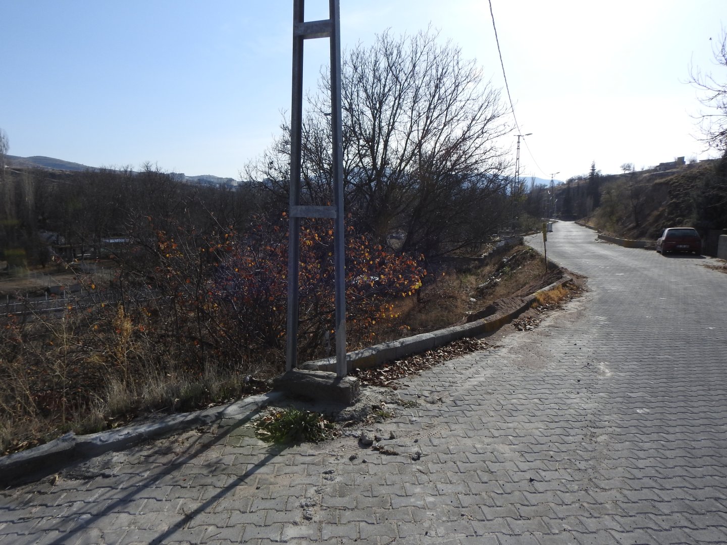 NARDA İKİ TARAFIDA YOLA SIFIR SATILIK BAĞ