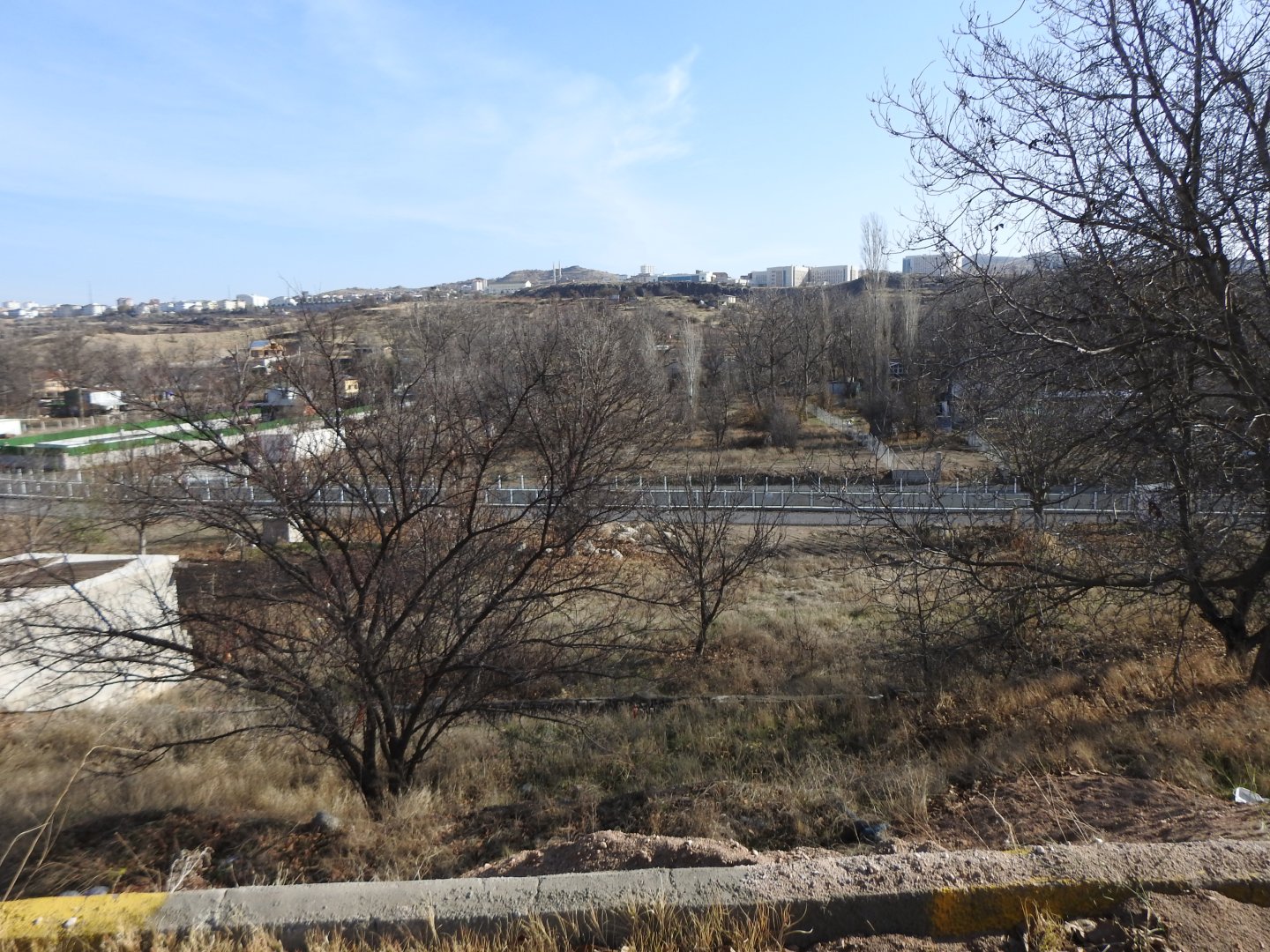 NARDA İKİ TARAFIDA YOLA SIFIR SATILIK BAĞ