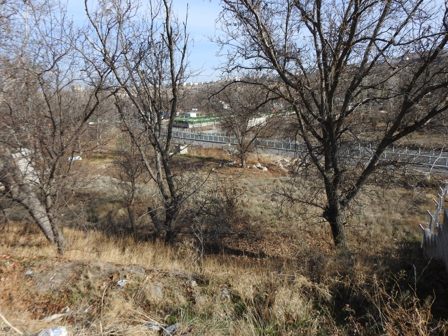 NARDA İKİ TARAFIDA YOLA SIFIR SATILIK BAĞ