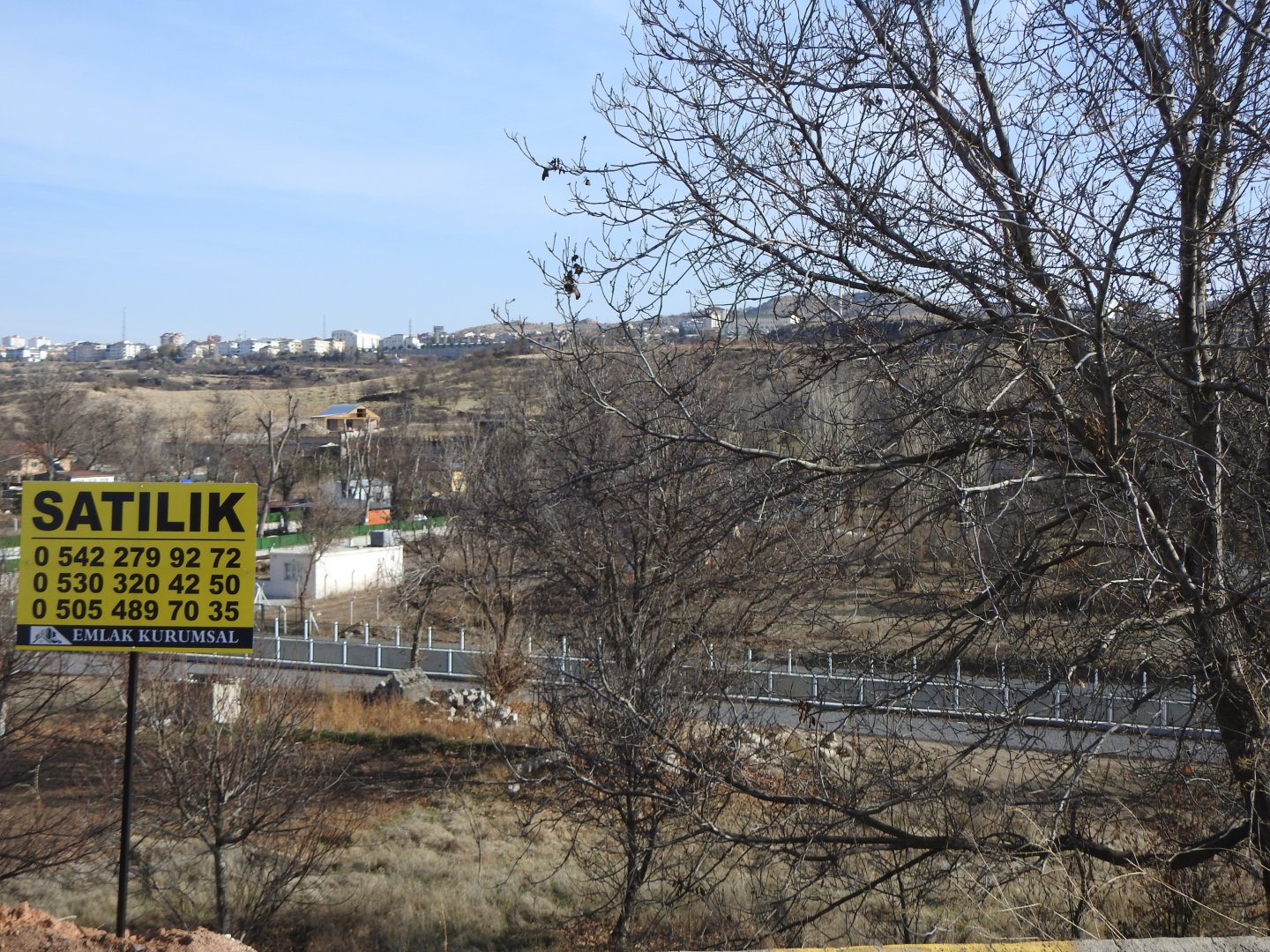 NARDA İKİ TARAFIDA YOLA SIFIR SATILIK BAĞ