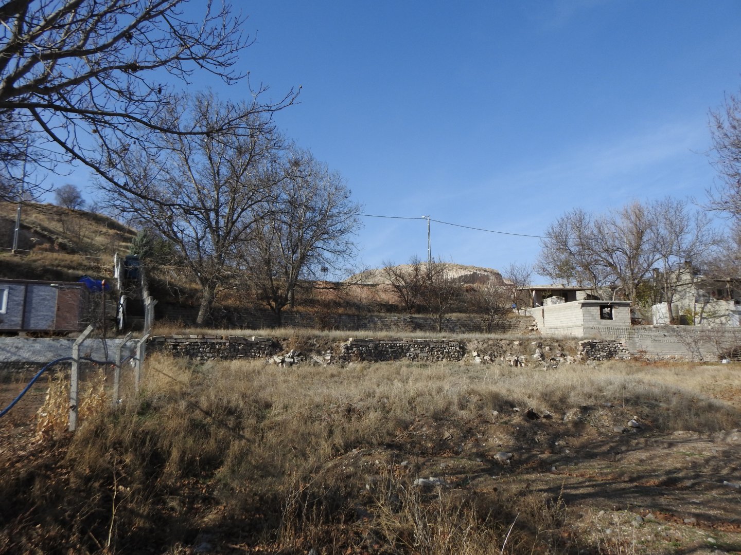 NARDA İKİ TARAFIDA YOLA SIFIR SATILIK BAĞ