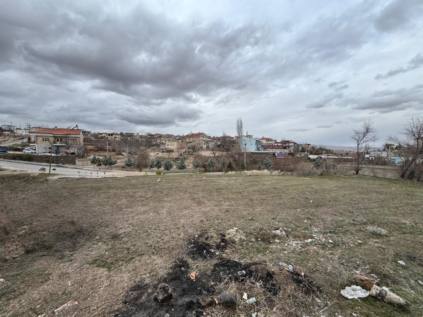 ÇAT DA SATILIK BAHÇE.