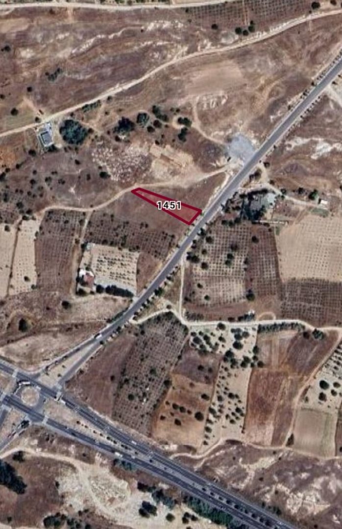 UÇHİSARDA ANA ASFALT YOLA SIFIR 890M2 SATILIK BAĞ