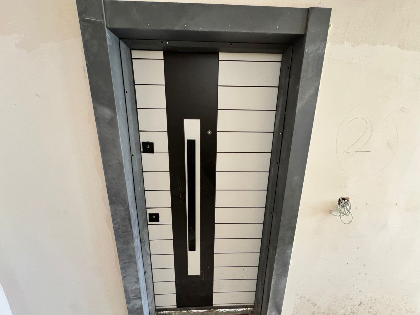 MEHMET AKİF ERSOY MAHALLESİNDE KOMPLE SATILIK BİNA.