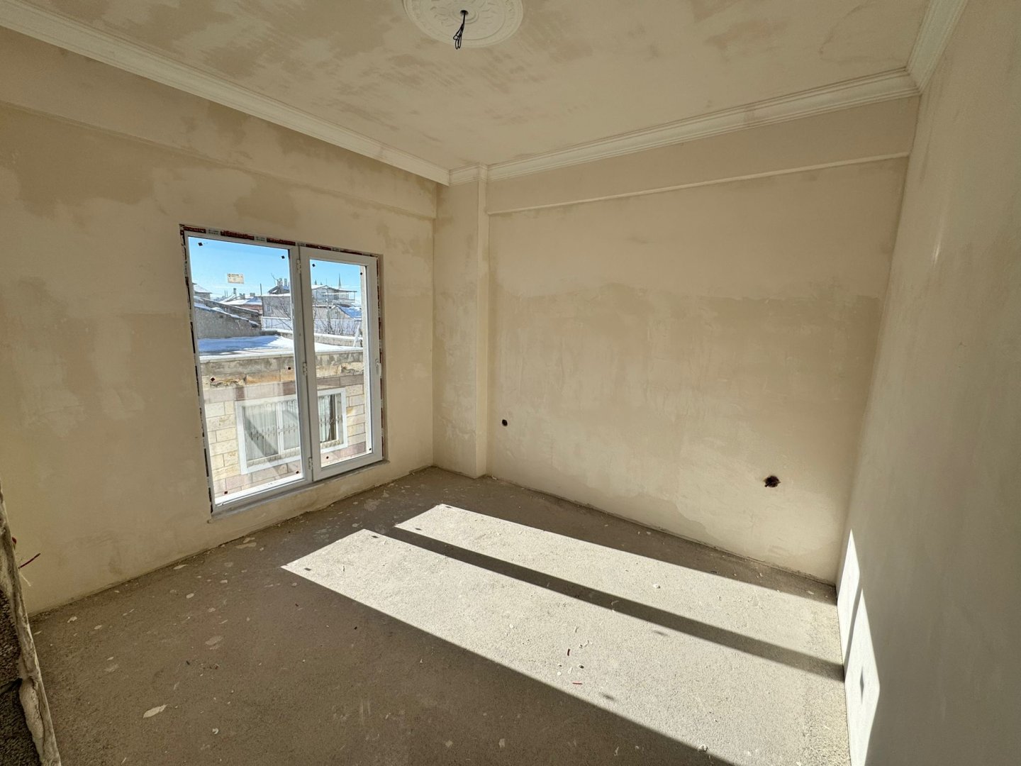 MEHMET AKİF ERSOY MAHALLESİNDE KOMPLE SATILIK BİNA.