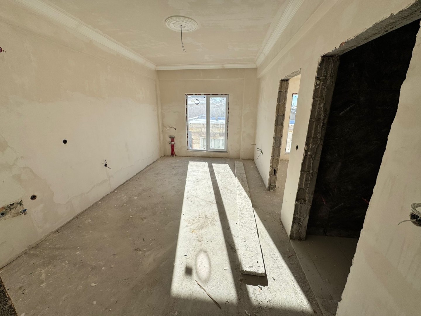 MEHMET AKİF ERSOY MAHALLESİNDE KOMPLE SATILIK BİNA.