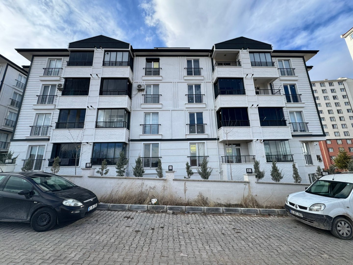 2000 EVLER MAHALLESİNDE SATILIK EŞYALI 1+1 DAİRE