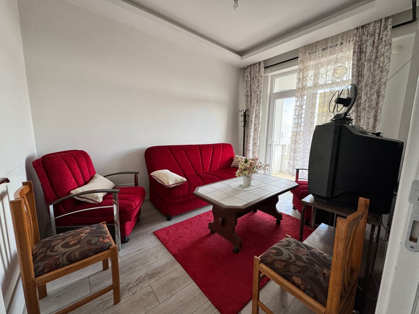 2000 EVLER MAHALLESİNDE SATILIK EŞYALI 1+1 DAİRE