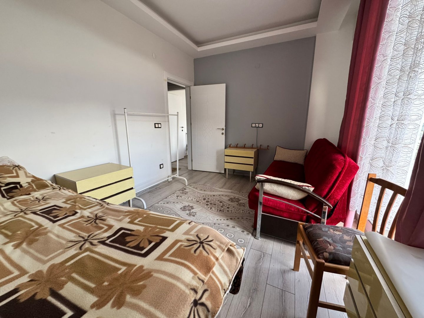 2000 EVLER MAHALLESİNDE SATILIK EŞYALI 1+1 DAİRE