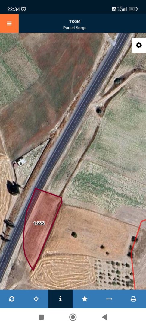 ÇARDAK YOLUNDA SATILIK TARLA