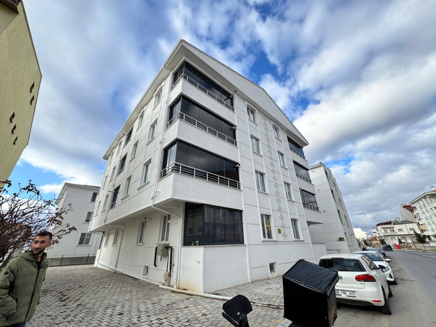 2000 EVLER MAHALLESİNDE SATILIK 2+1 DAİRELER.