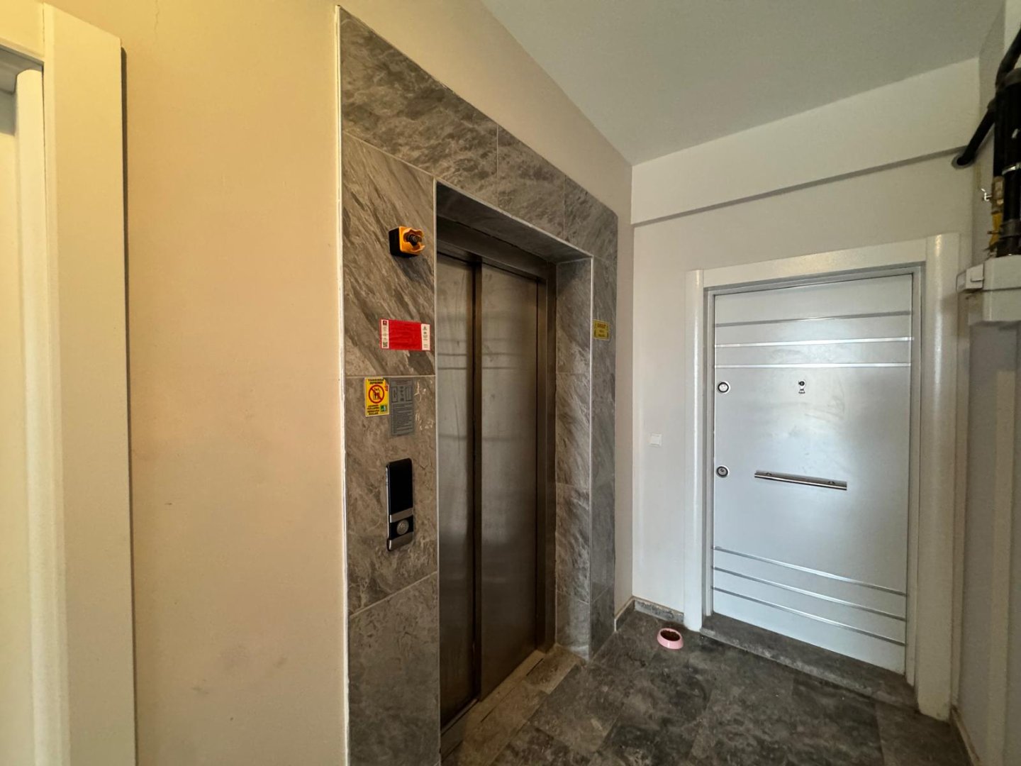 2000 EVLER MAHALLESİNDE KİRALIK 1+1 EŞYALI DAİRELER.