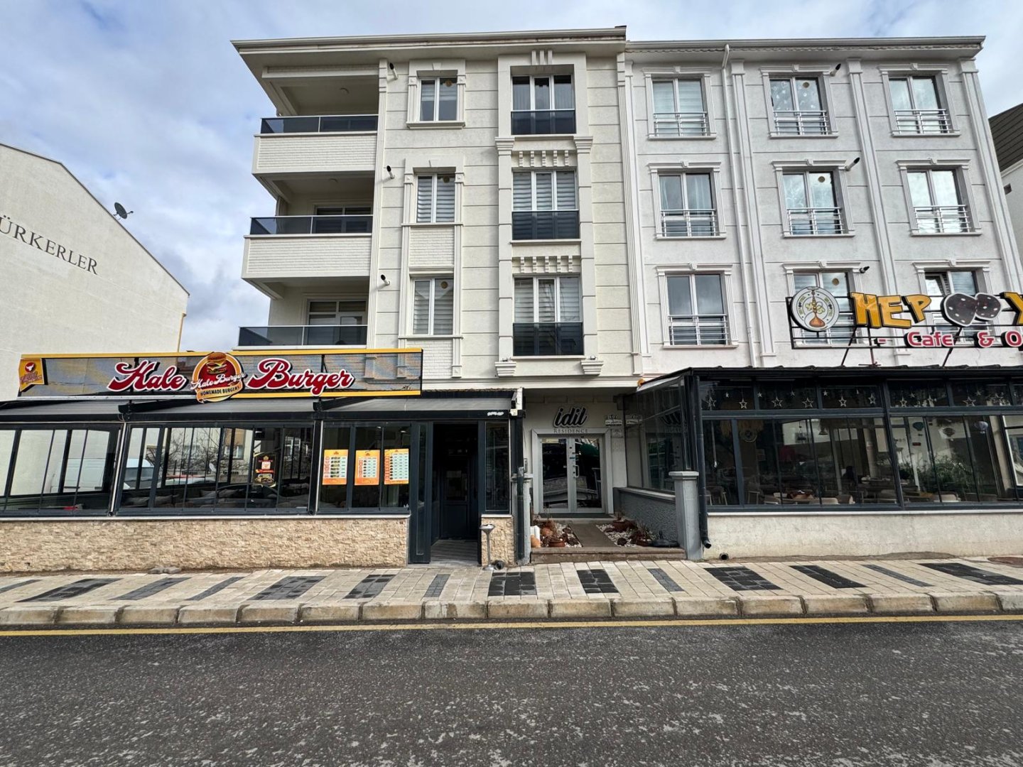 2000 EVLERDE SATILIK EŞYALI 1+1 DAİRE.