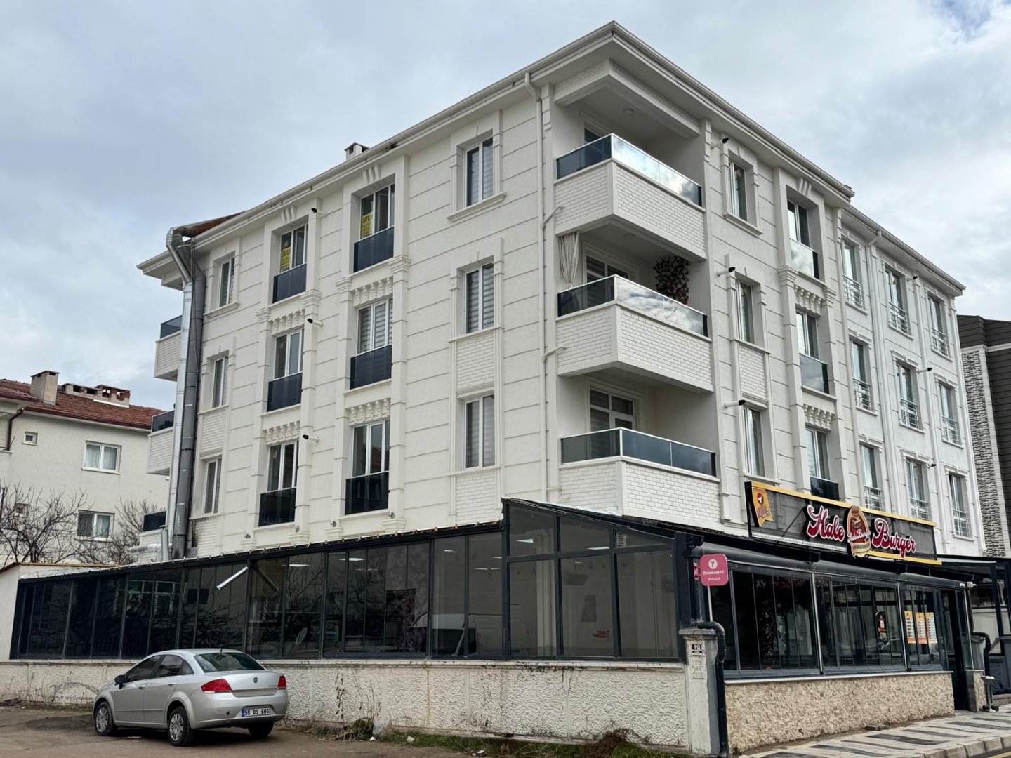 2000 EVLERDE SATILIK EŞYALI 1+1 DAİRE.