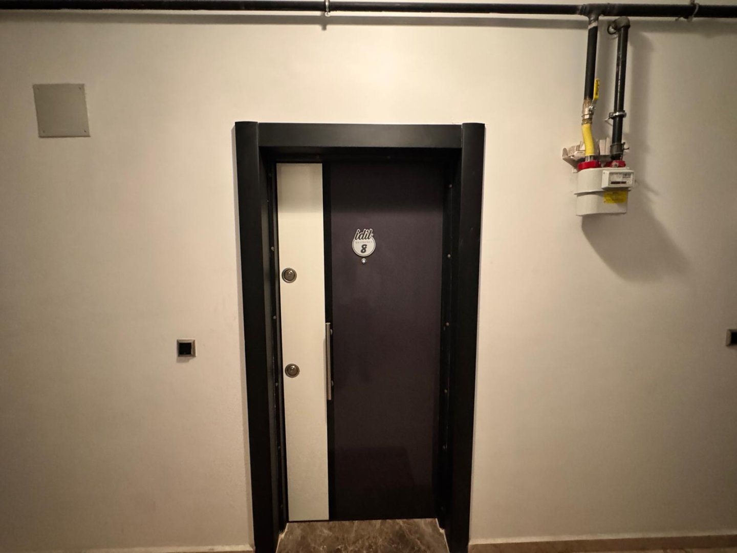 2000 EVLERDE SATILIK EŞYALI 1+1 DAİRE.