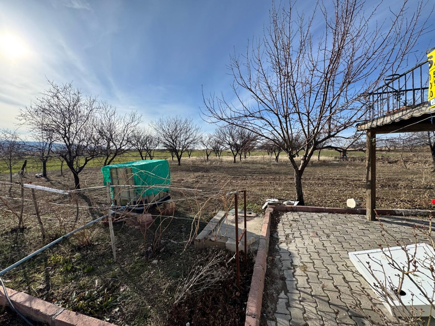 UÇHİSARDA SATILIK BAĞ.