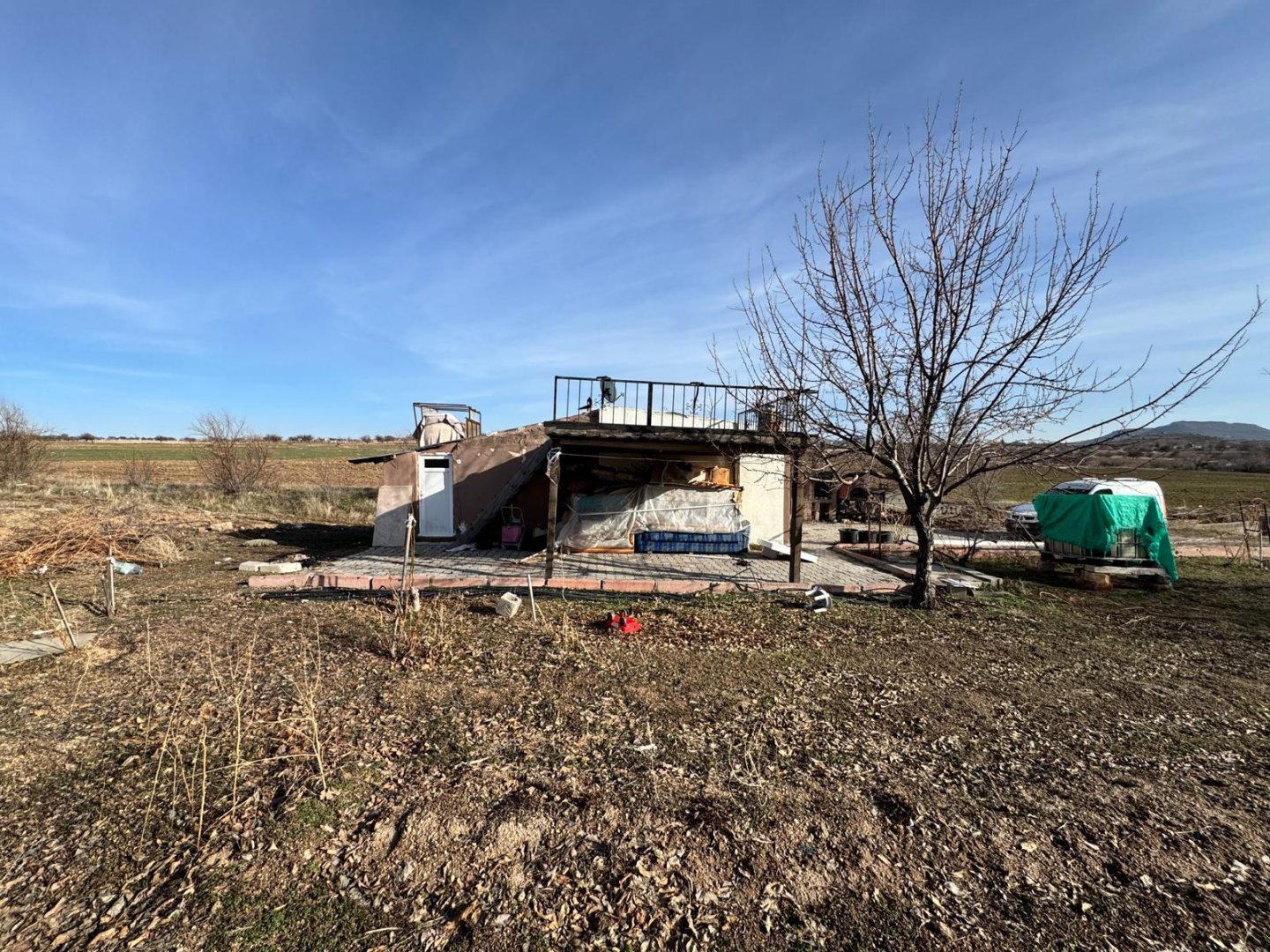 UÇHİSARDA SATILIK BAĞ.