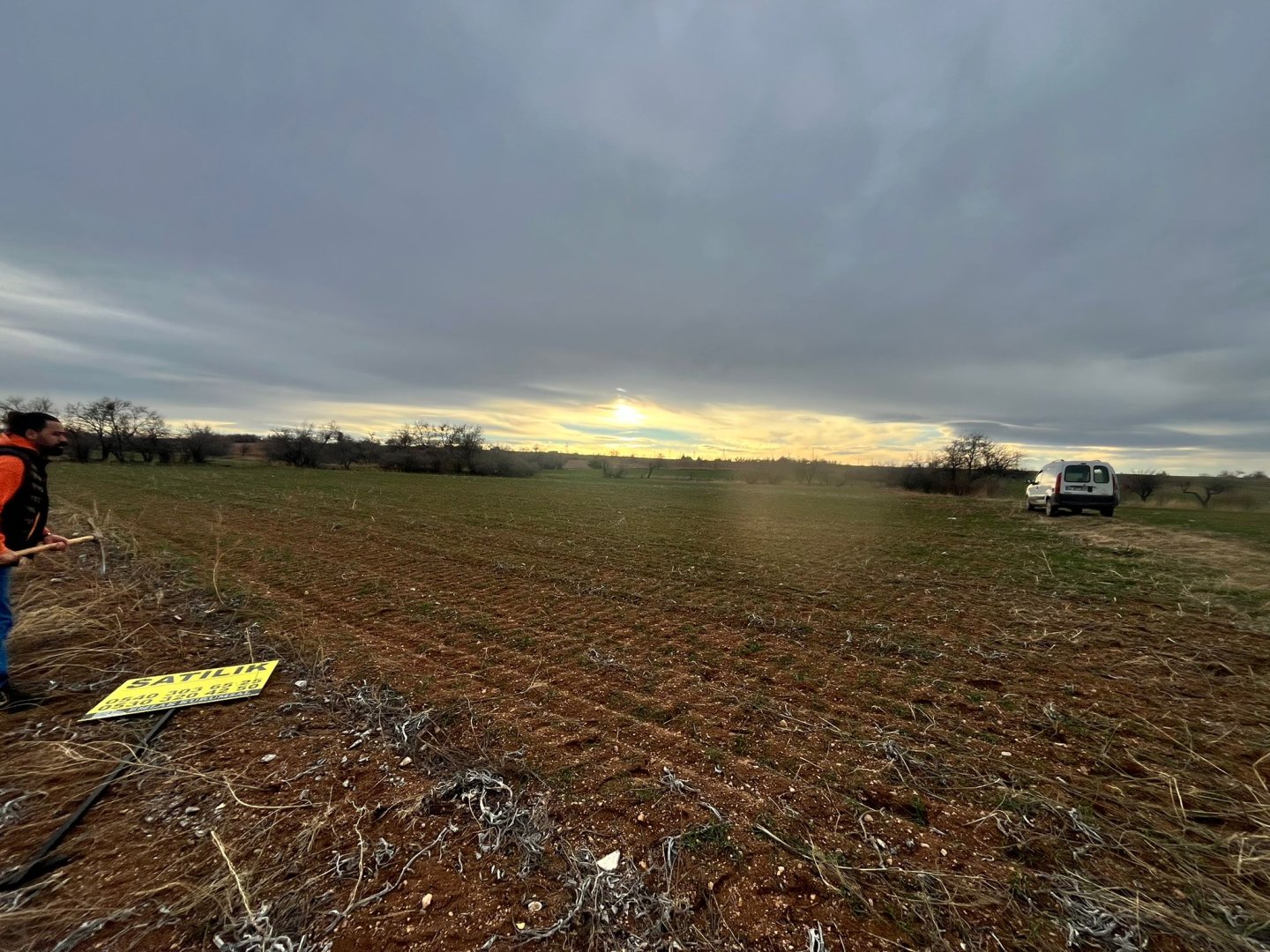 CEVHERDUDAYEVDE SATILIK TARLA