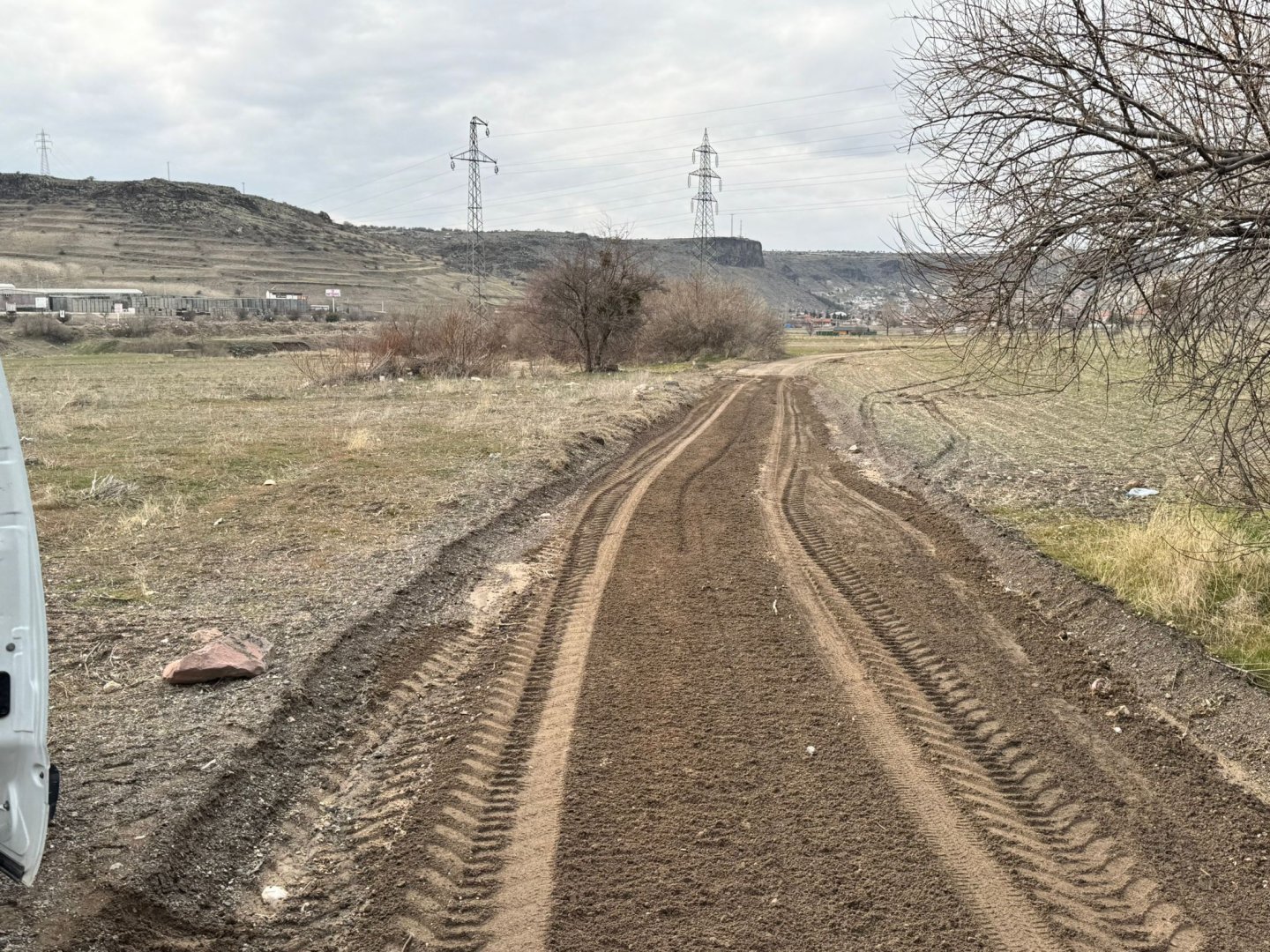 GÖRE ÇAYIRLIKTA 14 DÖNÜM SATILIK TARLA