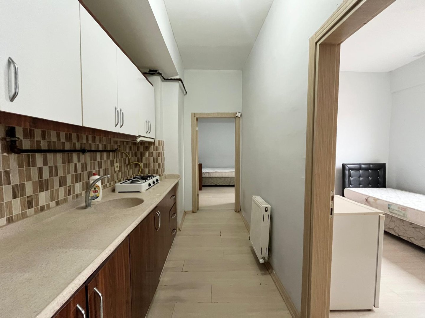 ÜNİVERSİTE BÖLGESİNDE KOMPLE SATILIK APART.