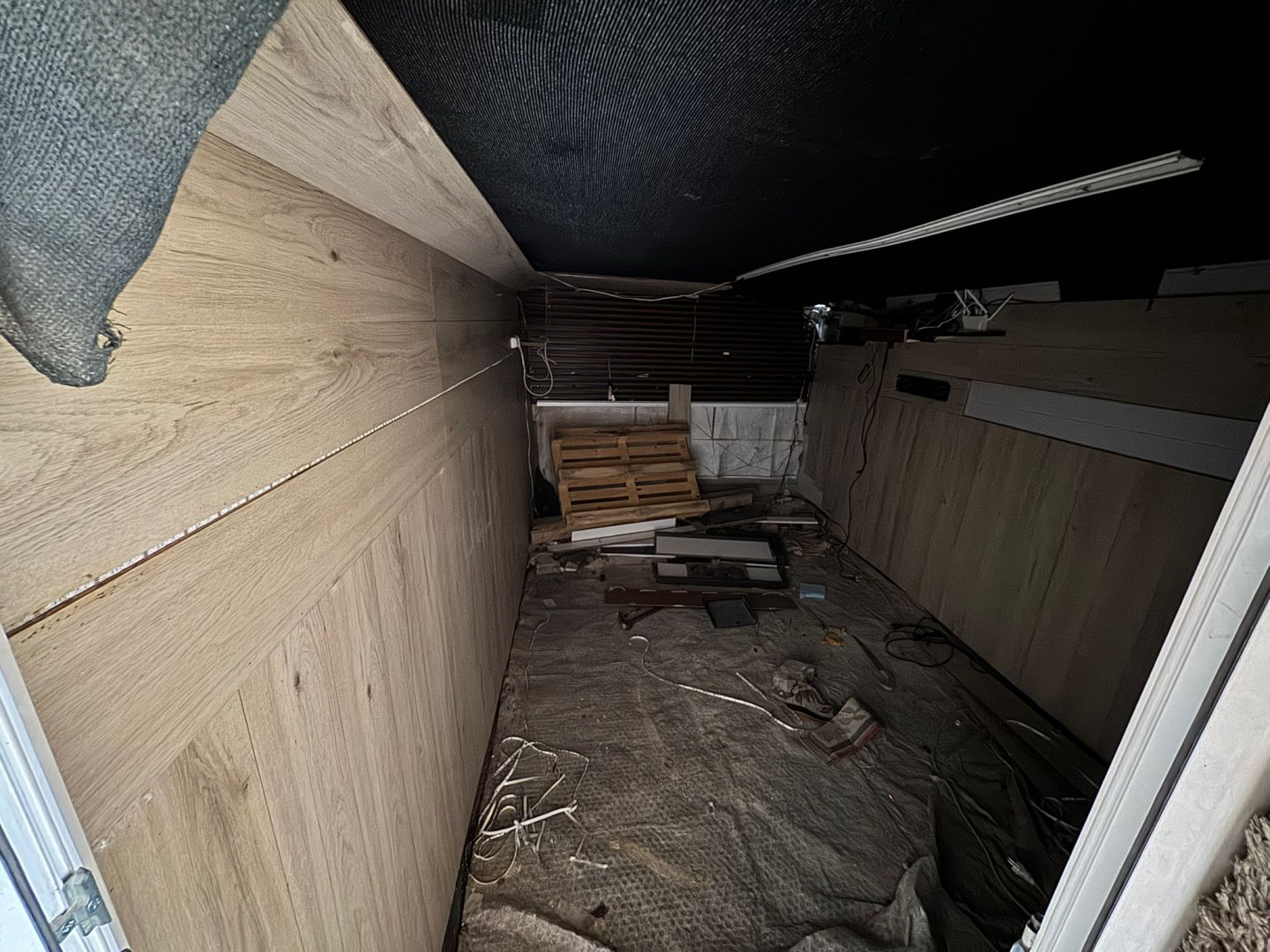 ÇATDA SATILIK BAĞ.