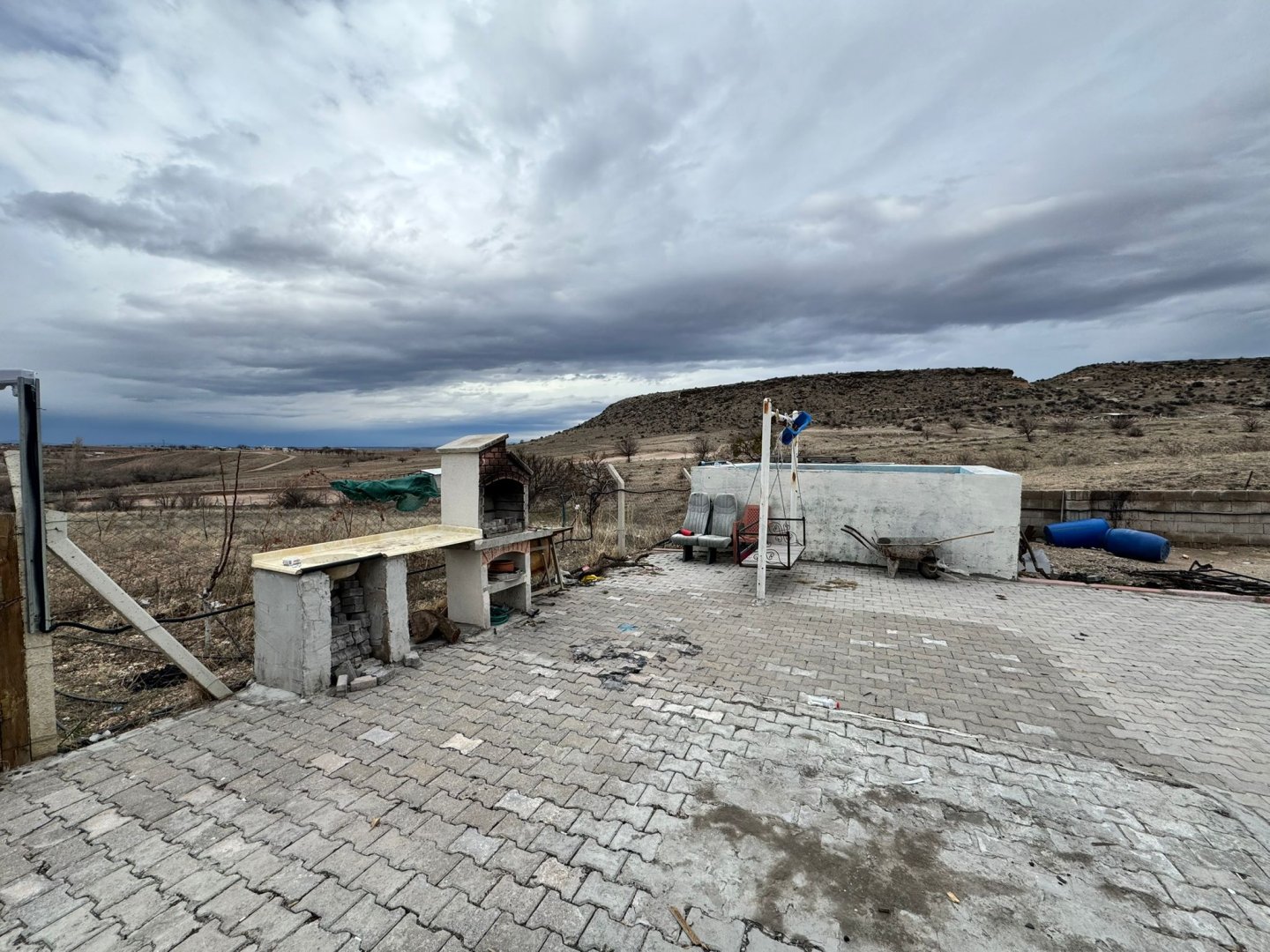 ÇATDA SATILIK BAĞ.