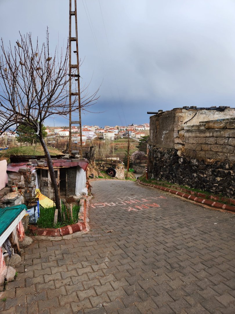 GÜLŞEHİRDE SATILIK MÜSTAKİL EV VE AVLUSU