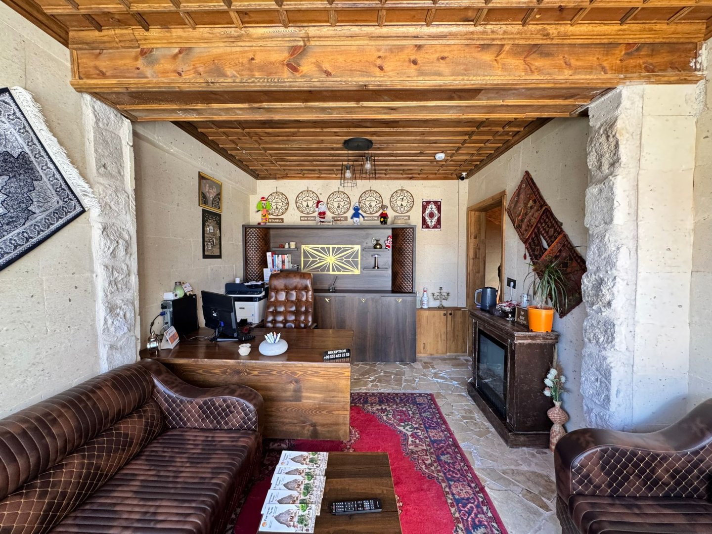 UÇHİSARDA SATILIK BUTİK OTEL.