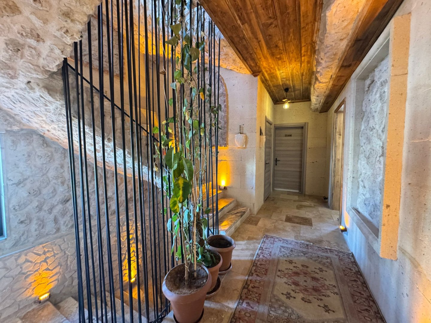 UÇHİSARDA SATILIK BUTİK OTEL.